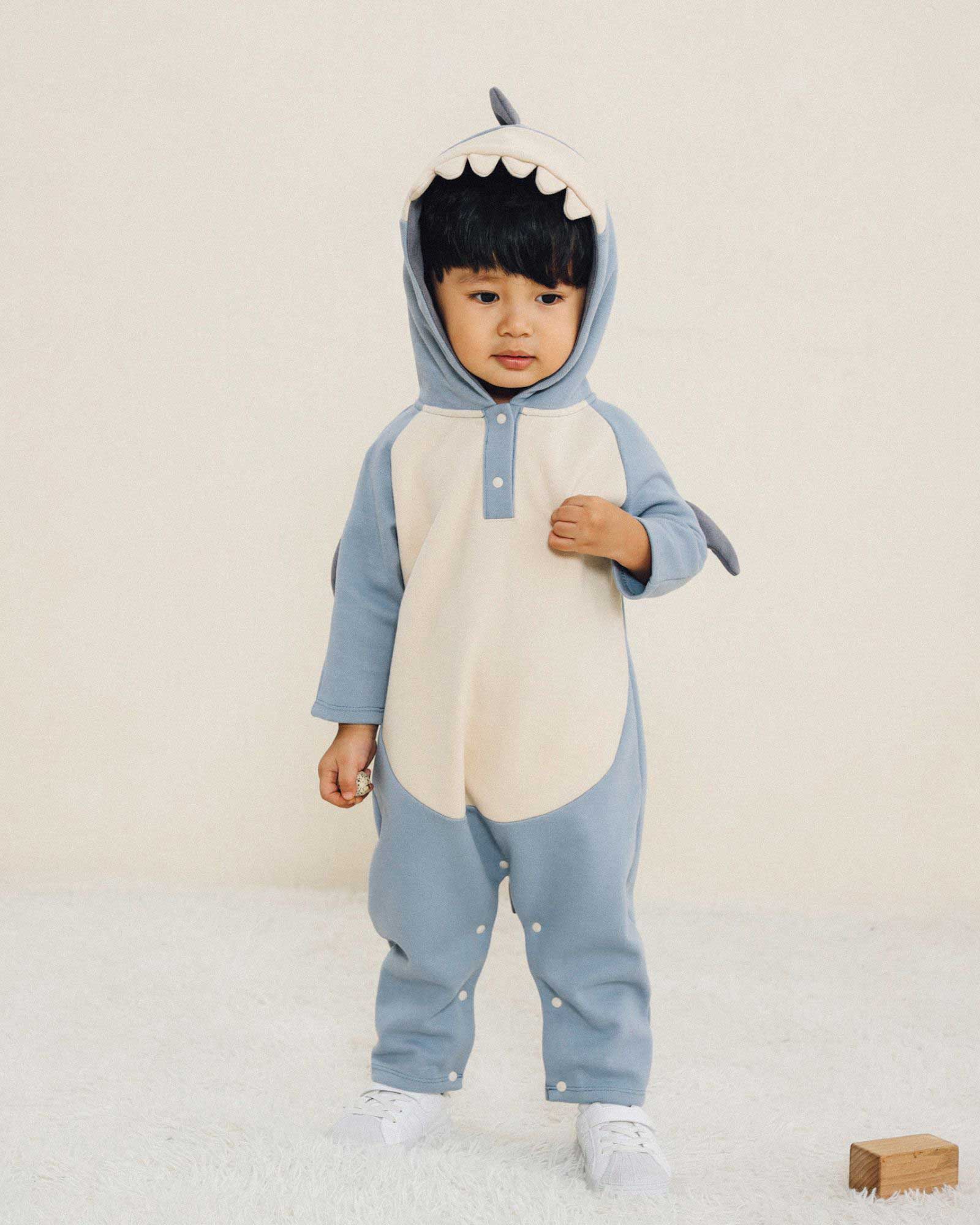 Online-exclusive: Shark Hoodie Romper