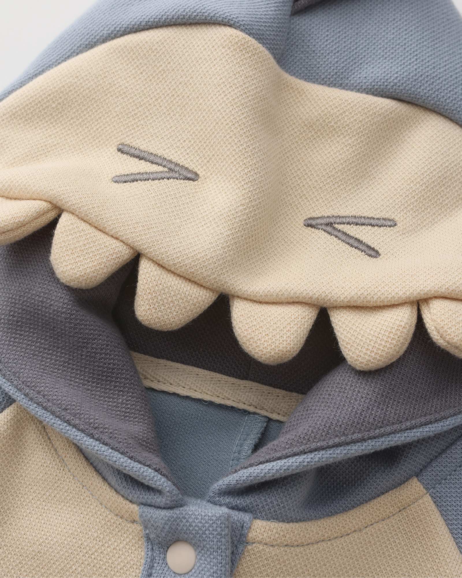 Online-exclusive: Shark Hoodie Romper