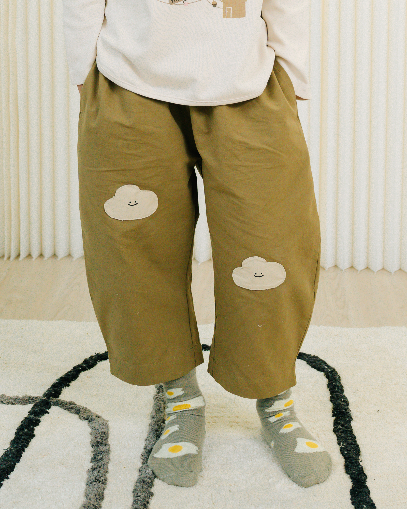 Cloud patch pants